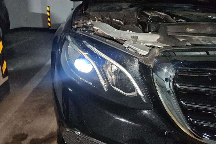 Used Mercedes-Benz E-Class 2019 E 300 L Stylish Model Right Front Headlight