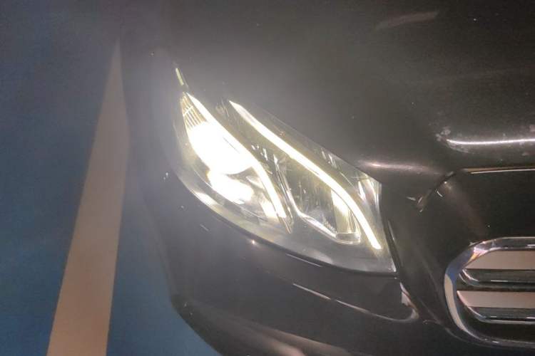 Used Mercedes-Benz E-Class 2019 E 260 L Sport Edition Right Front Headlight