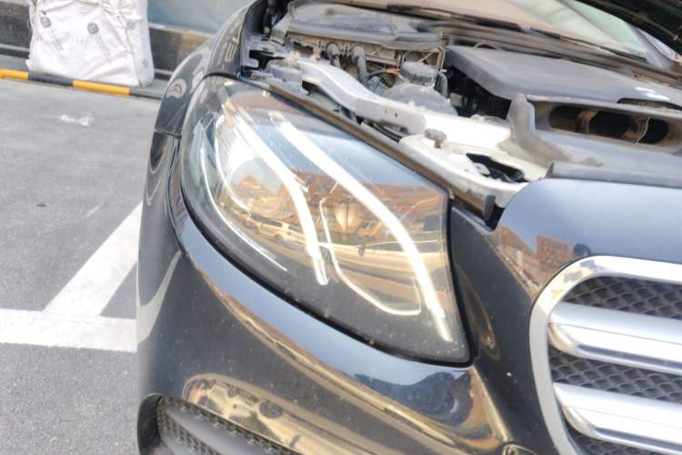 Used Mercedes-Benz E-Class 2019 Restyled E 300 L Sporty and Stylish Edition Right Front Headlight