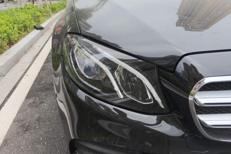 Used Mercedes-Benz E-Class 2019 E 260 L Sport Edition Right Front Headlight