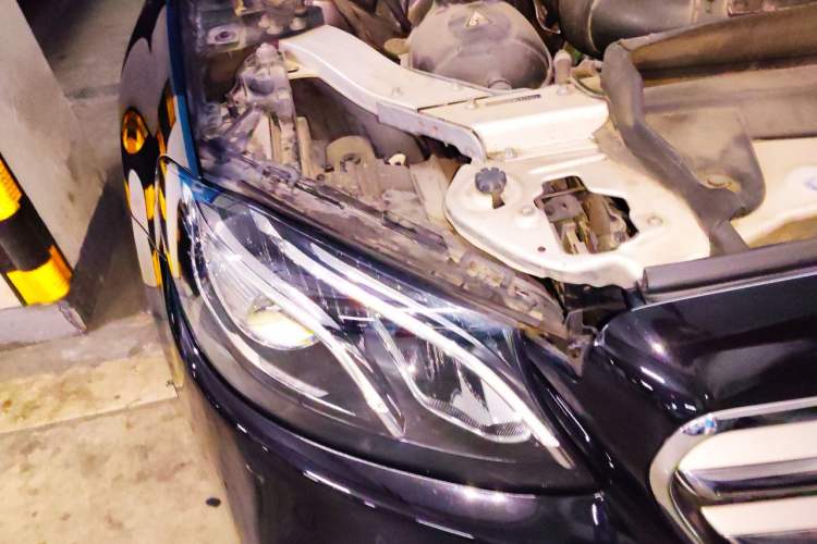 Used Mercedes-Benz E-Class 2019 E 300 L Sporty and Stylish Model Right Front Headlight