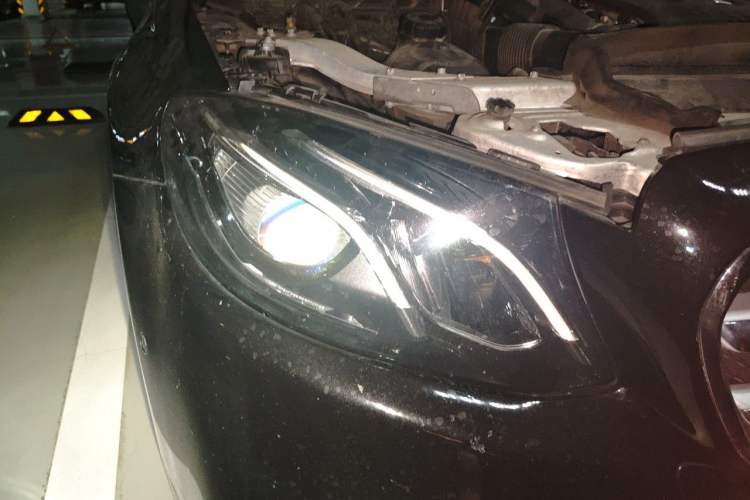 Used Mercedes-Benz E-Class 2019 E 300 L Sporty and Stylish Model Right Front Headlight