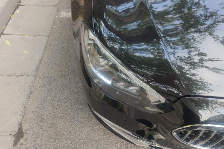 Used Mercedes-Benz E-Class 2019 Restyled E 300 L Sport Luxury Edition Right Front Headlight