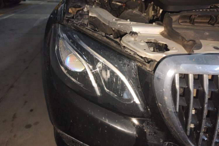 Used Mercedes-Benz E-Class 2019 E 260 L Sport Edition Right Front Headlight