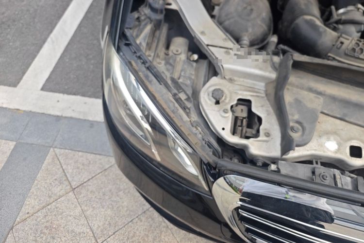 Used Mercedes-Benz E-Class 2019 E 300 L Stylish Model Right Front Headlight