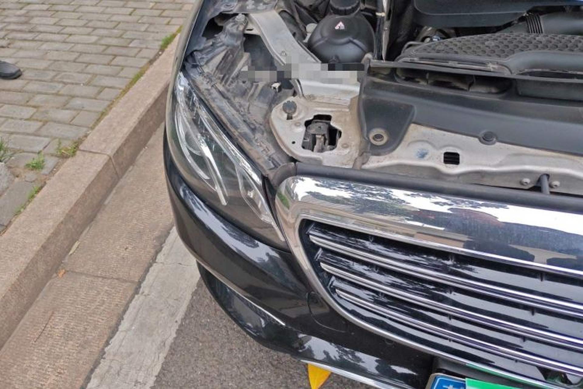 Used Mercedes-Benz E-Class 2019 Facelifted E 300 L Stylish Version Right Front Headlight