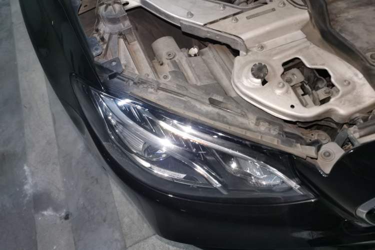 Used Mercedes-Benz E-Class 2019 Restyled E 300 L Sporty and Stylish Edition Right Front Headlight