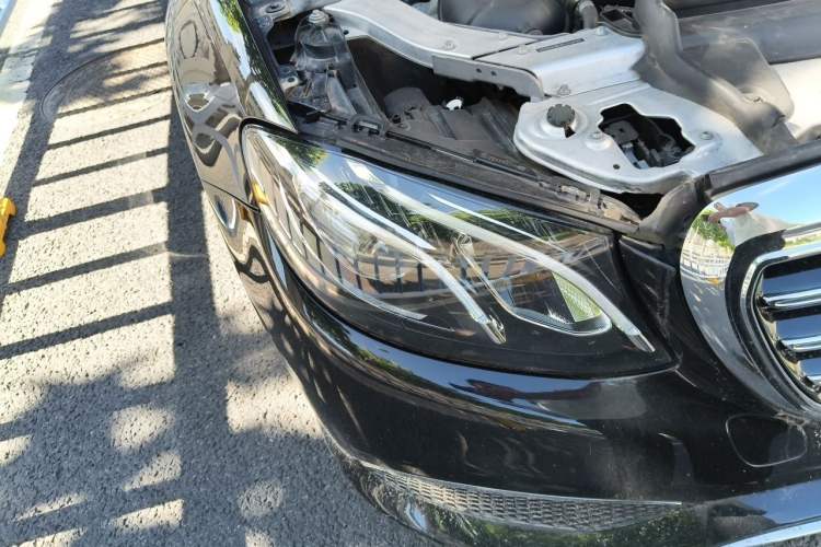 Used Mercedes-Benz E-Class 2019 E 300 L Luxury Model Right Front Headlight
