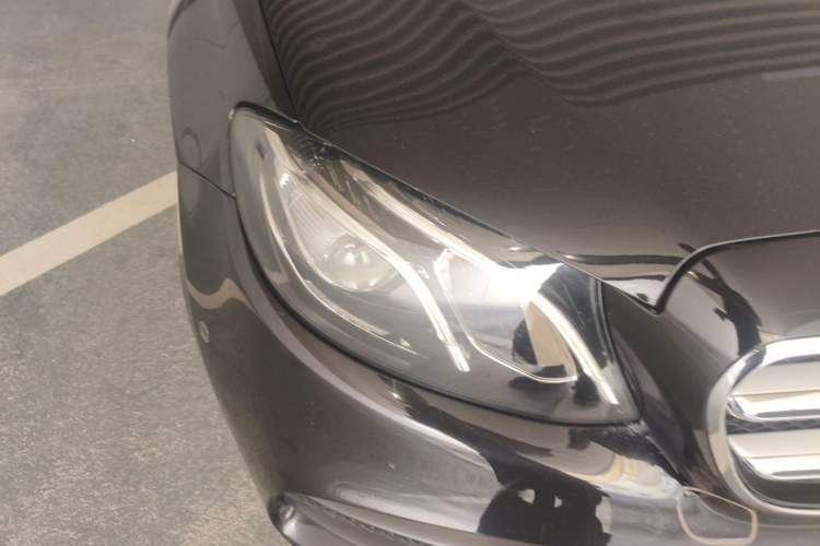 Used Mercedes-Benz E-Class 2019 E 300 L Sporty and Stylish Model Right Front Headlight