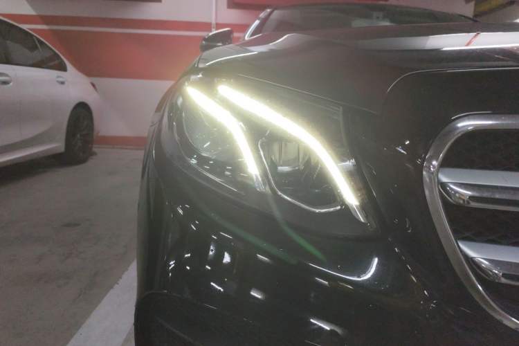 Used Mercedes-Benz E-Class 2019 Restyled E 300 L Sporty and Stylish Edition Right Front Headlight