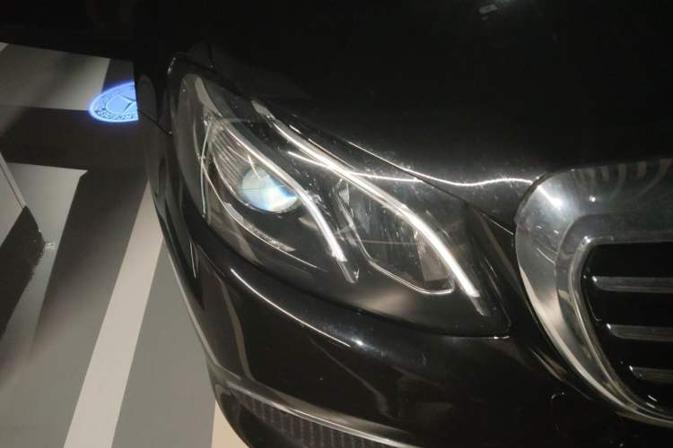 Used Mercedes-Benz E-Class 2019 Facelifted E 300 L Stylish Version Right Front Headlight