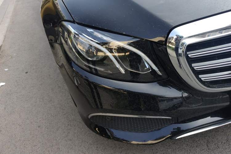 Used Mercedes-Benz E-Class 2019 E 300 L Sport Luxury Edition Right Front Headlight