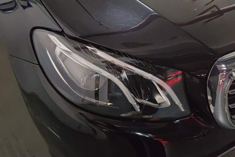 Used Mercedes-Benz E-Class 2019 Facelifted E 300 L Stylish Version Right Front Headlight