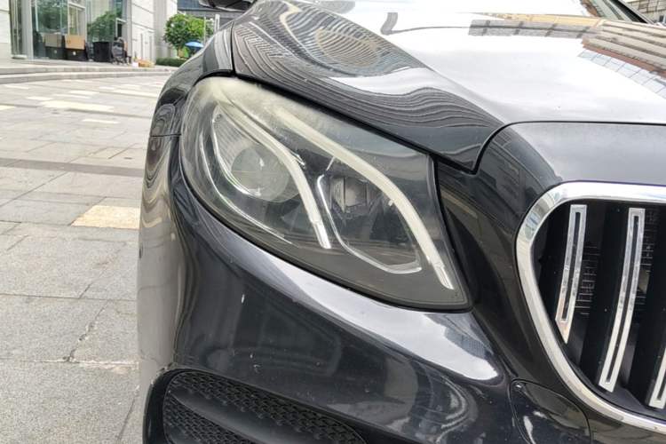 Used Mercedes-Benz E-Class 2019 E 300 L Sport Luxury Edition Right Front Headlight