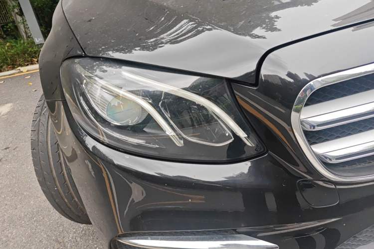 Used Mercedes-Benz E-Class 2019 E 300 L Sporty and Stylish Model Right Front Headlight
