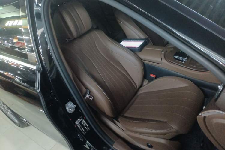 Used Mercedes-Benz E-Class 2019 Facelifted E 300 L Stylish Version Right Front Seat
