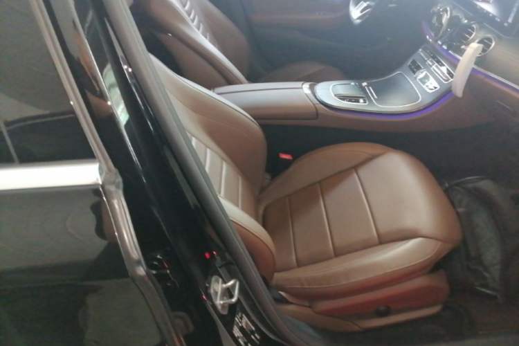 Used Mercedes-Benz E-Class 2019 Restyled E 300 L Sport Luxury Edition Right Front Seat
