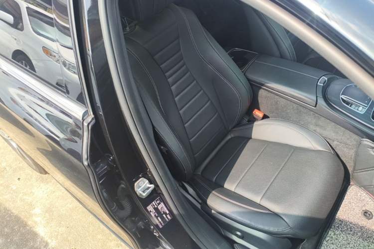 Used Mercedes-Benz E-Class 2019 Restyled E 300 L Sporty and Stylish Edition Right Front Seat