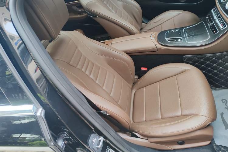 Used Mercedes-Benz E-Class 2019 E 300 L Sporty and Stylish Model Right Front Seat