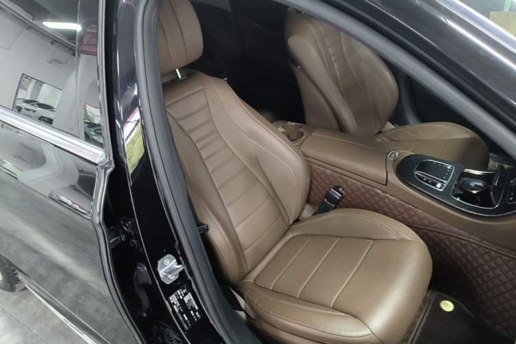 Used Mercedes-Benz E-Class 2019 Restyled E 300 L Sport Luxury Edition Right Front Seat