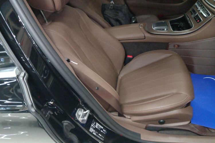 Used Mercedes-Benz E-Class 2019 Facelifted E 300 L Stylish Version Right Front Seat