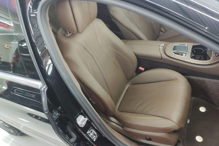Used Mercedes-Benz E-Class 2019 E 300 L Stylish Model Right Front Seat