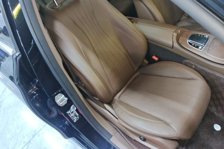Used Mercedes-Benz E-Class 2019 E 300 L Luxury Model Right Front Seat