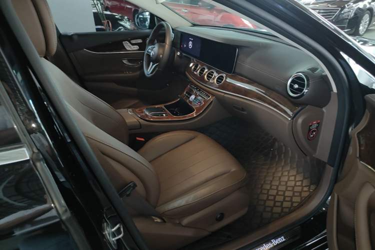 Used Mercedes-Benz E-Class 2019 Facelifted E 300 L Stylish Version Right Front Seat