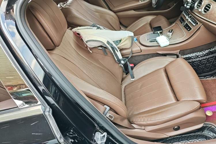 Used Mercedes-Benz E-Class 2019 E 200 L Right Front Seat