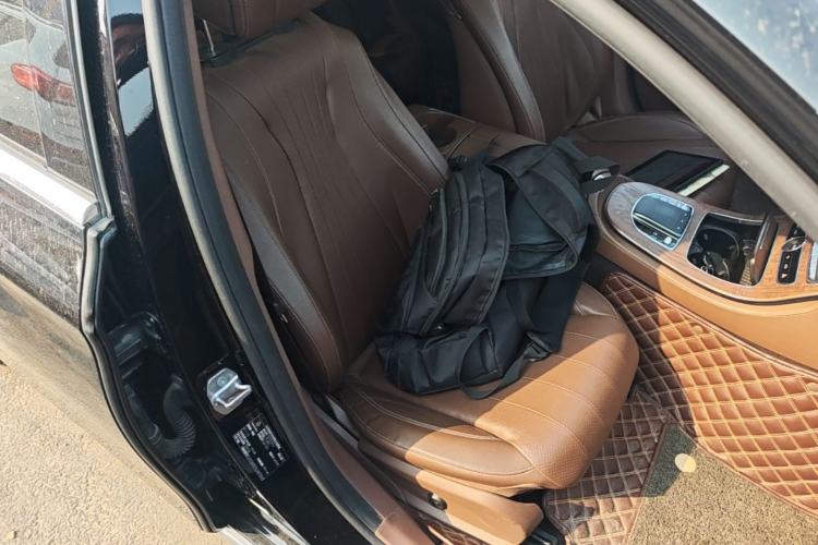 Used Mercedes-Benz E-Class 2019 Facelifted E 300 L Stylish Version Right Front Seat