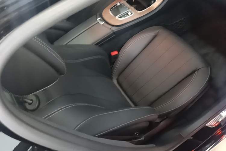 Used Mercedes-Benz E-Class 2019 Facelifted E 300 L Stylish Version Right Front Seat