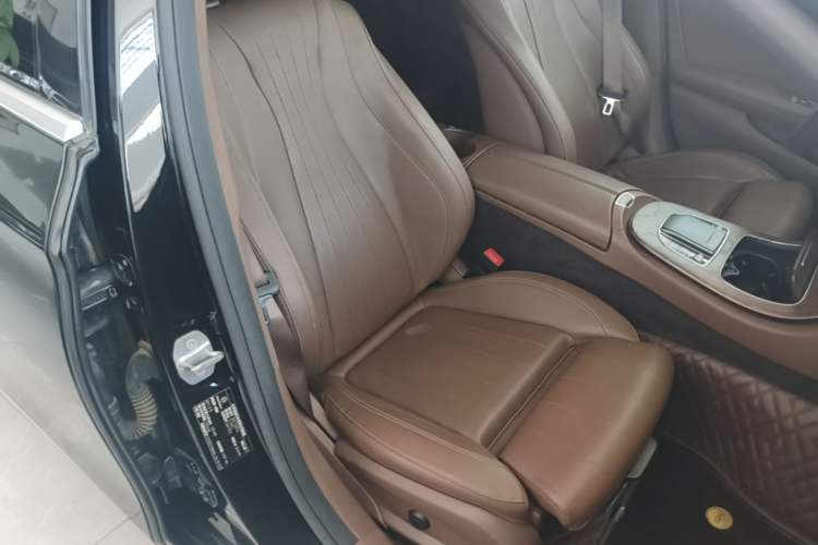 Used Mercedes-Benz E-Class 2019 E 260 L Right Front Seat