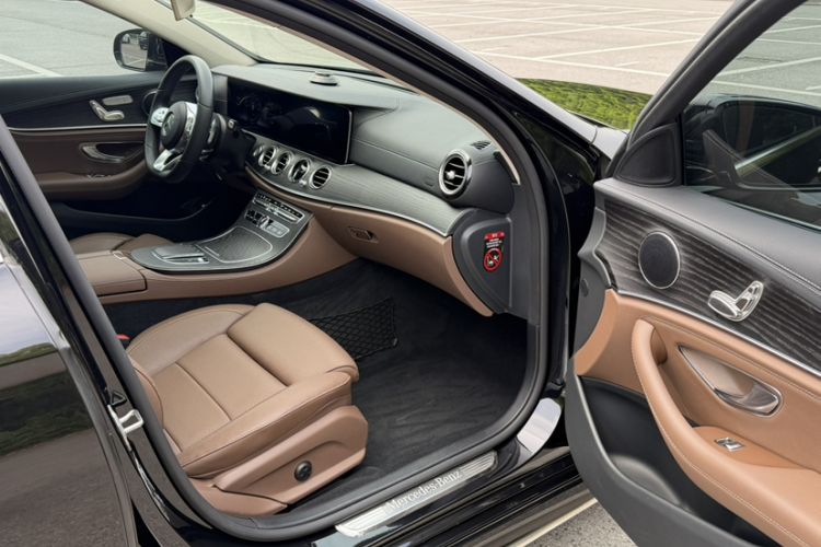 Used Mercedes-Benz E-Class 2019 E 260 L Sport Edition Right Front Seat