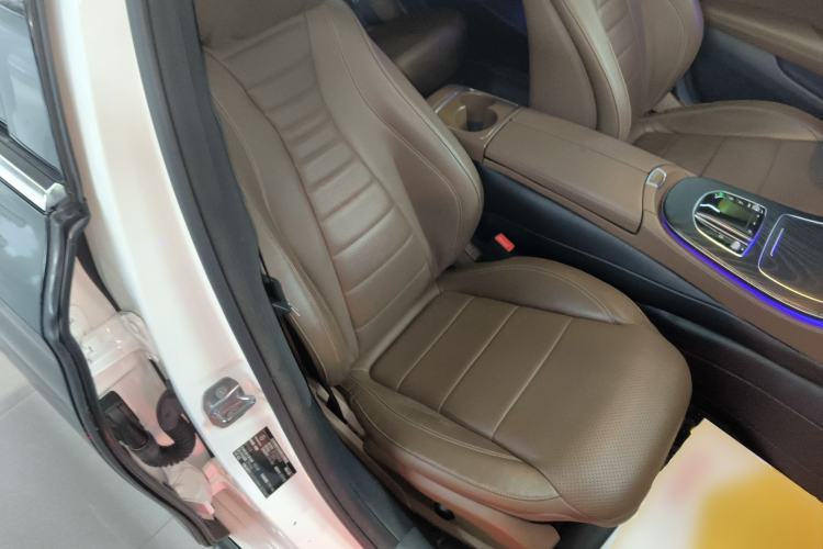 Used Mercedes-Benz E-Class 2019 E 300 L Sporty and Stylish Model Right Front Seat