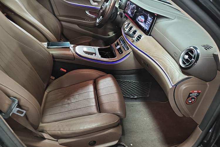 Used Mercedes-Benz E-Class 2019 E 260 L Right Front Seat