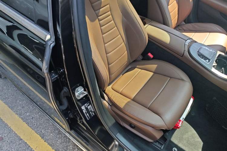 Used Mercedes-Benz E-Class 2019 Restyled E 300 L Sport Luxury Edition Right Front Seat