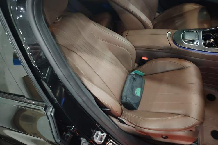 Used Mercedes-Benz E-Class 2019 E 260 Sport Edition Right Front Seat