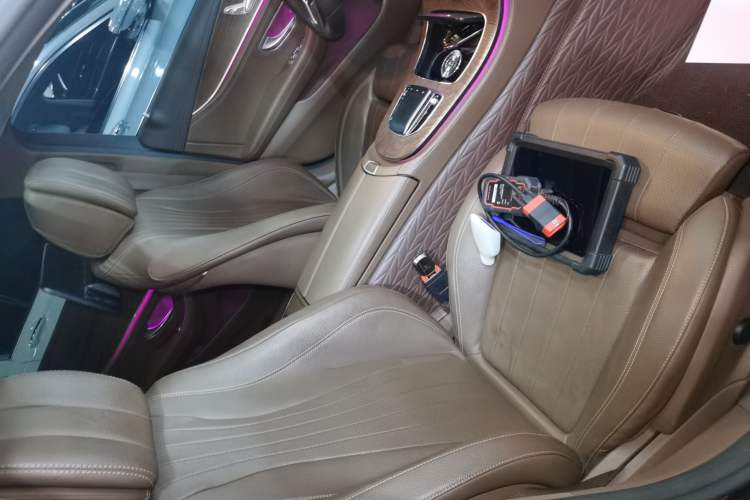 Used Mercedes-Benz E-Class 2019 E 200 L Right Front Seat