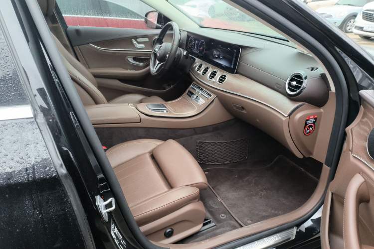 Used Mercedes-Benz E-Class 2019 E 200 L 4MATIC Right Front Seat