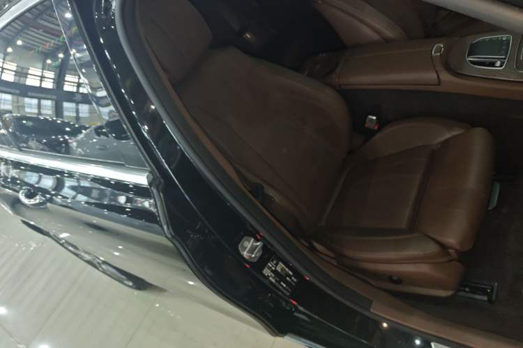 Used Mercedes-Benz E-Class 2019 E 260 L Right Front Seat