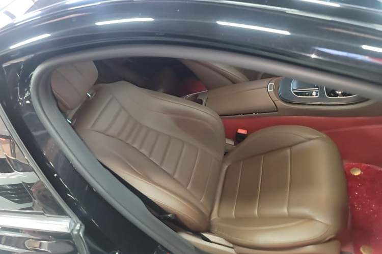 Used Mercedes-Benz E-Class 2019 Restyled E 300 L Sporty and Stylish Edition Right Front Seat