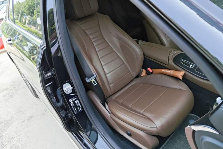 Used Mercedes-Benz E-Class 2019 E 300 L Sporty and Stylish Model Right Front Seat