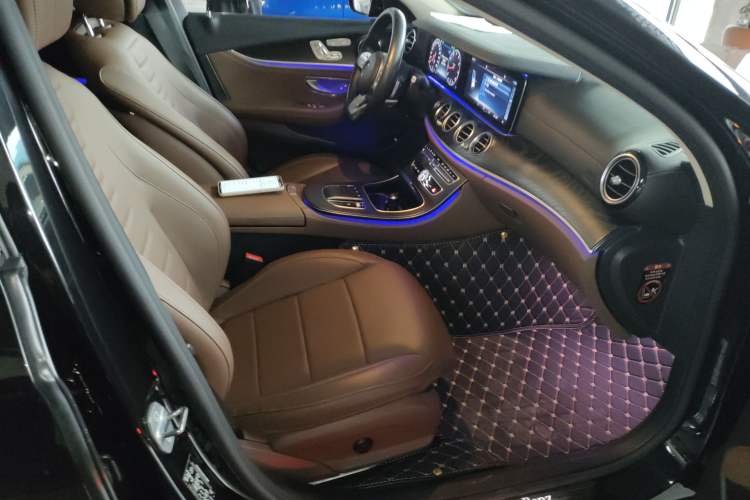 Used Mercedes-Benz E-Class 2019 E 300 L Sporty and Stylish Model Right Front Seat