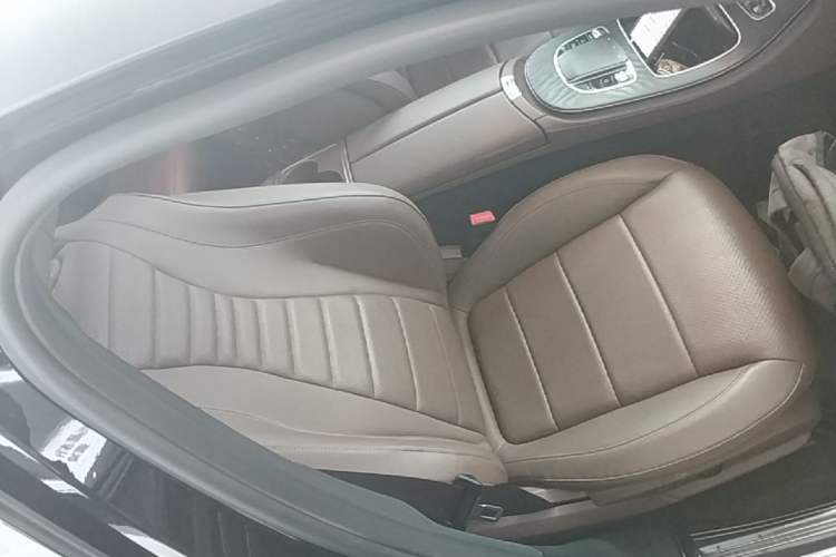 Used Mercedes-Benz E-Class 2019 E 300 L Sporty and Stylish Model Right Front Seat