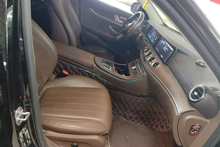 Used Mercedes-Benz E-Class 2019 Restyled E 300 L Luxury Edition Right Front Seat
