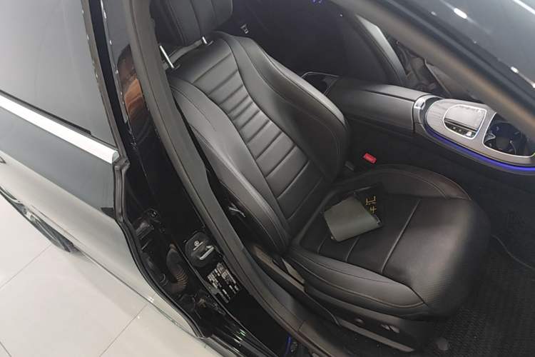 Used Mercedes-Benz E-Class 2019 Restyled E 300 L Sport Luxury Edition Right Front Seat
