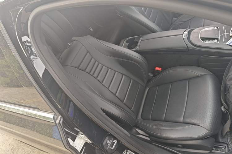 Used Mercedes-Benz E-Class 2019 Restyled E 300 L Sport Luxury Edition Right Front Seat