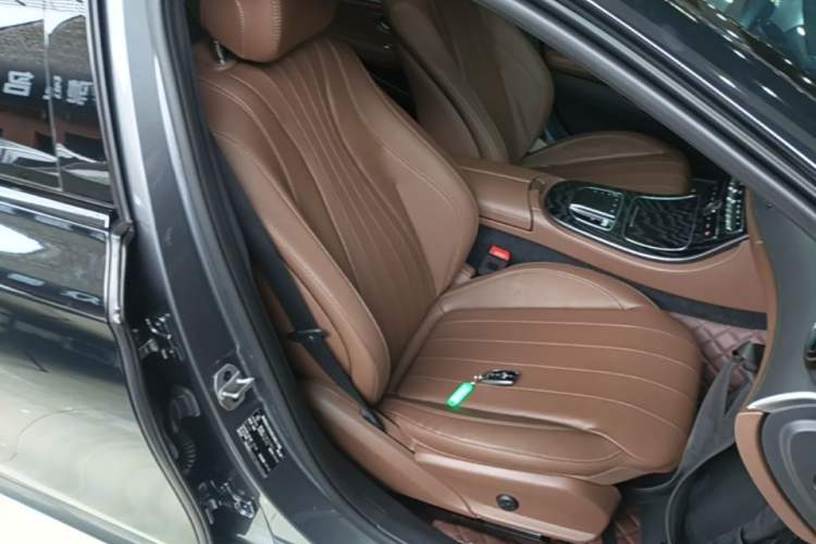 Used Mercedes-Benz E-Class 2019 E 260 Sport Edition Right Front Seat