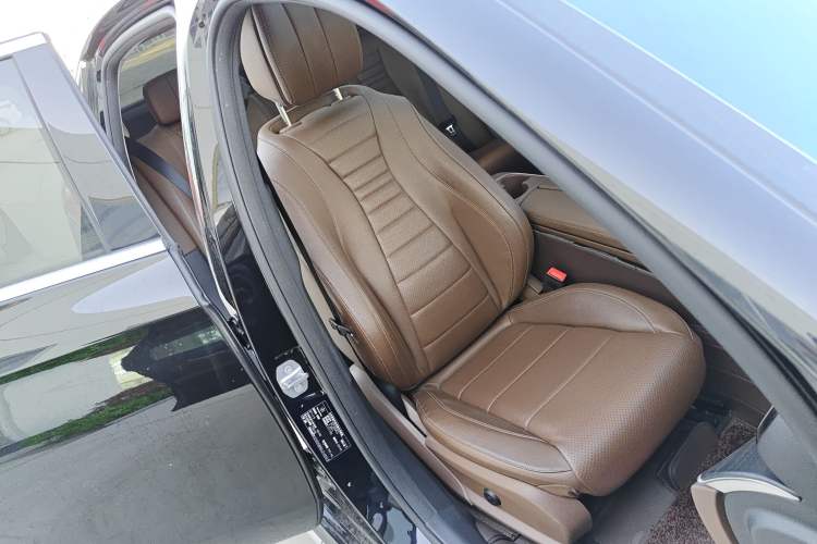 Used Mercedes-Benz E-Class 2019 E 300 L Sporty and Stylish Model Right Front Seat