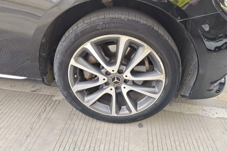 Used Mercedes-Benz E-Class 2019 E 200 L Right Front Wheel Hub